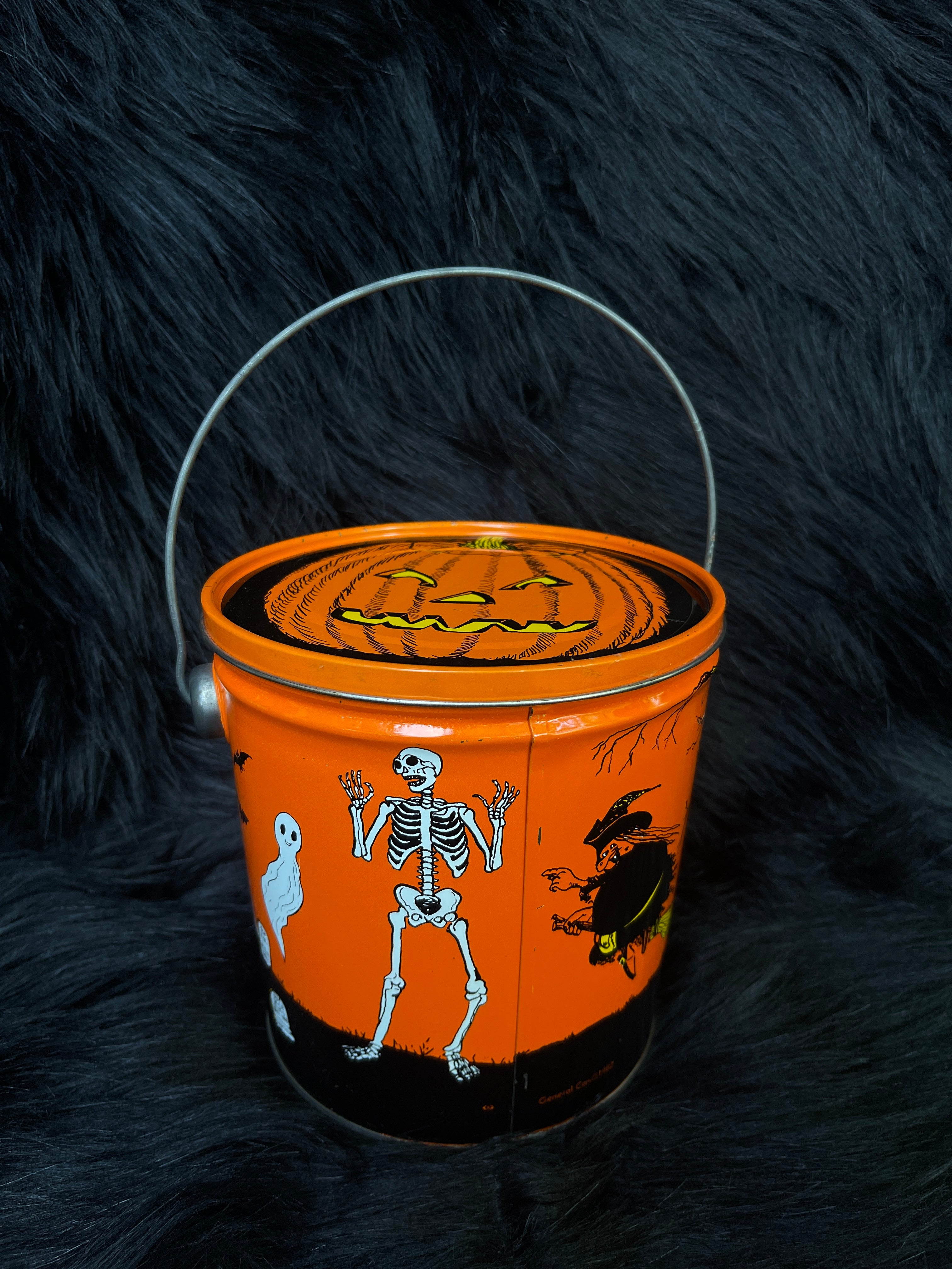 1982 “General Can” Metal Lidded Halloween Skeleton Witch Ghost Haunted House Bucket